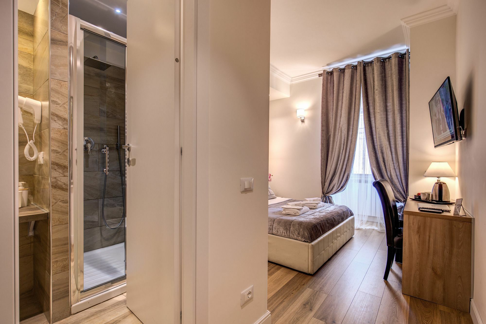 Chester Suites Rome Bagian luar foto